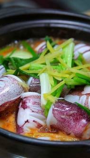 Lẩu Mực Nhúng Me